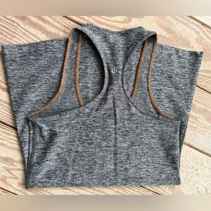 Lululemon tank top size 6